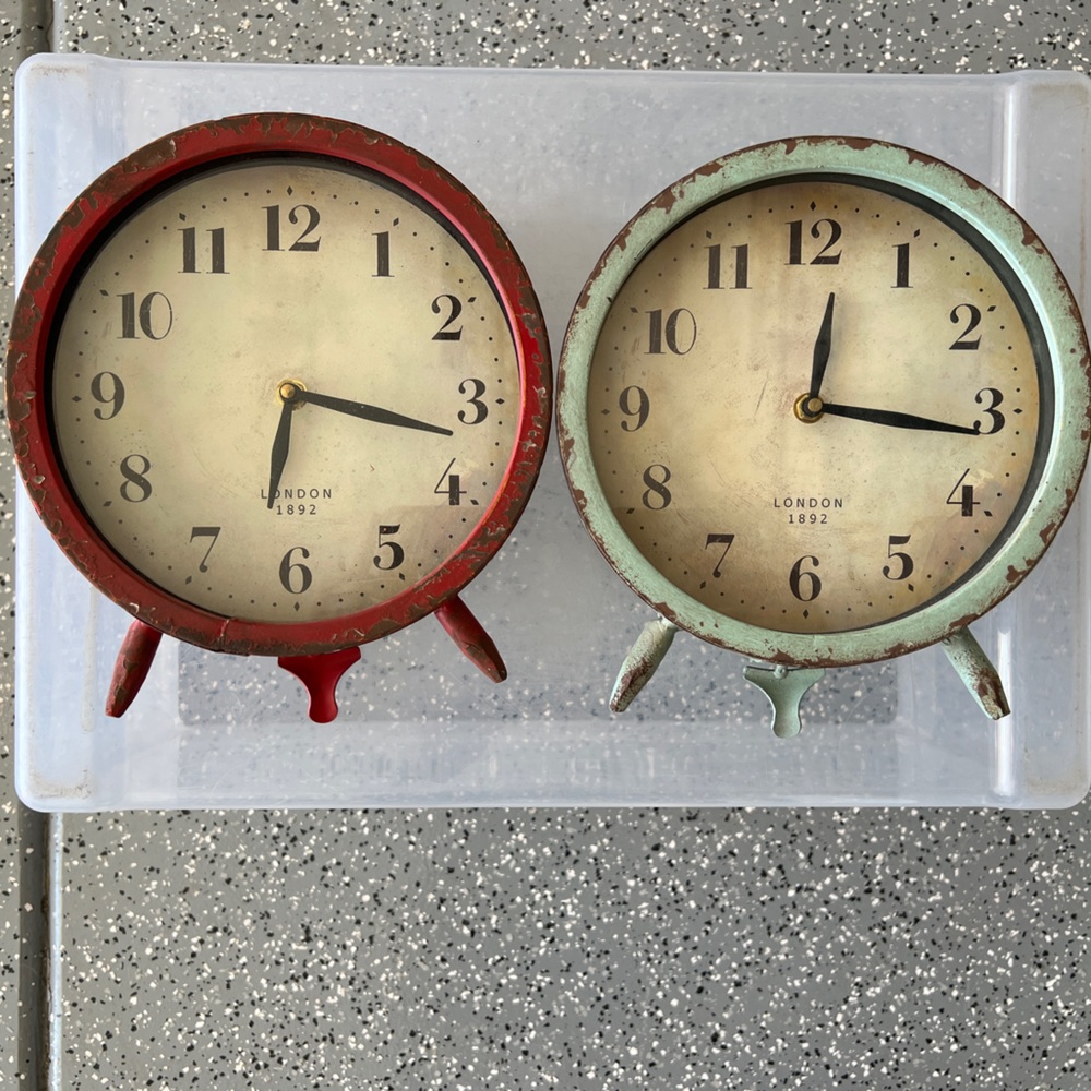 World Market Clocks (1red, 1teal)